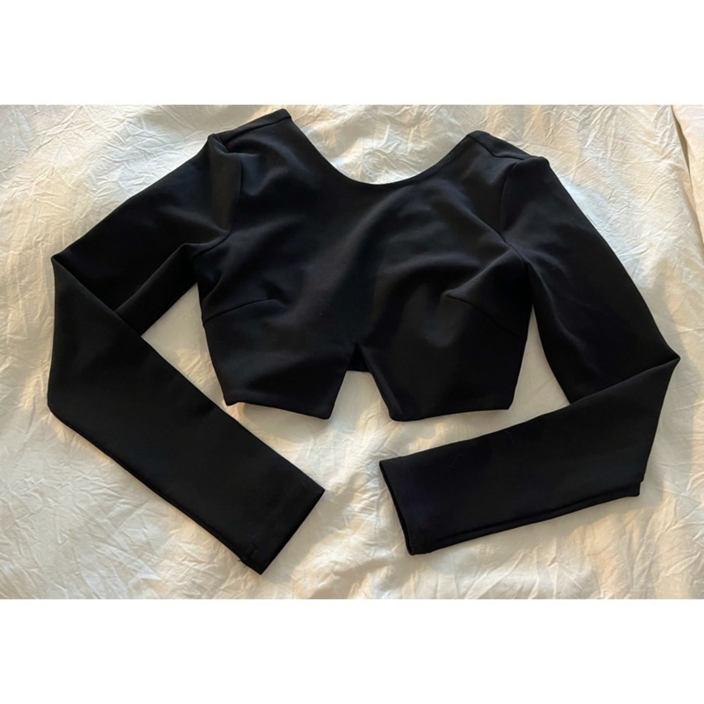 BLACK CROP SHIRT